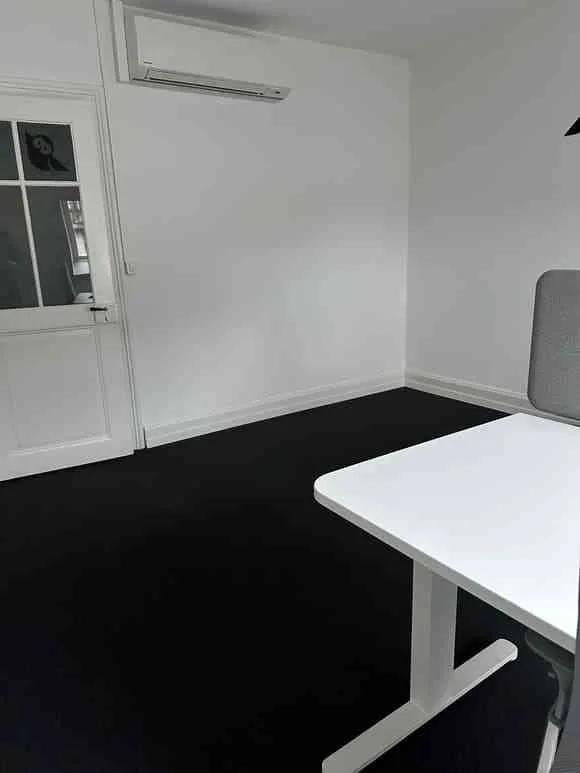 Nachmieter gesucht ab SOFORT - Büro am Zürichsee