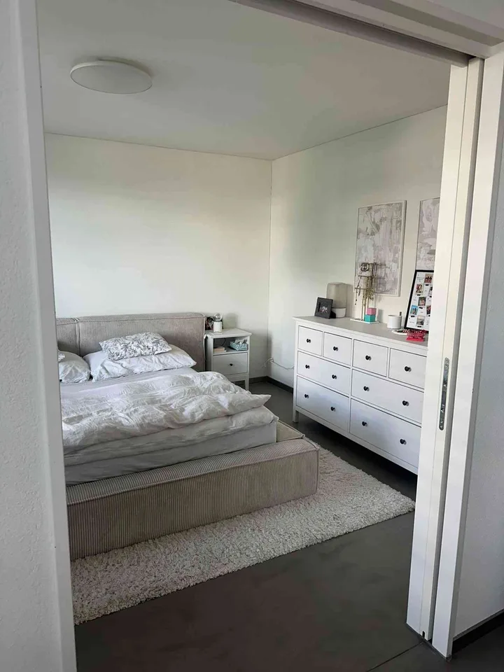 Grosszügige 3.5-Zimmer-Wohnung mit Balkon in Schlieren
