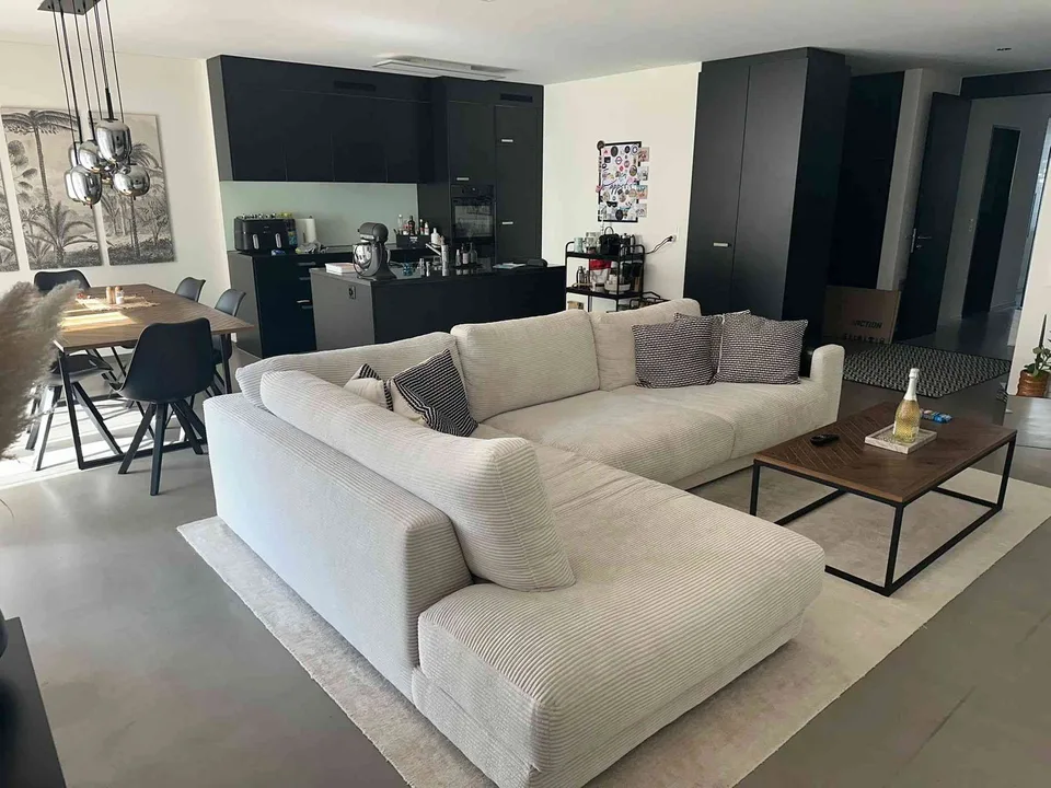 Grosszügige 3.5-Zimmer-Wohnung mit Balkon in Schlieren