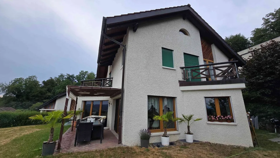 Geräumiges 6 Zimmer Einfamilienhaus mit traumhafter Aussicht