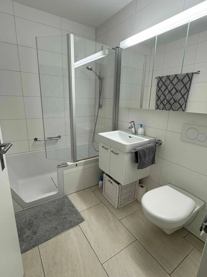Bright 3.5-Room Apartment with Balcony in Zürich Altstetten
