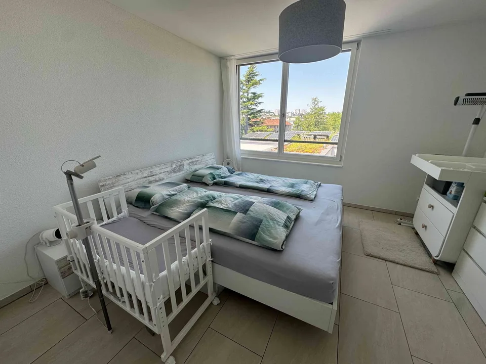Bright 3.5-Room Apartment with Balcony in Zürich Altstetten
