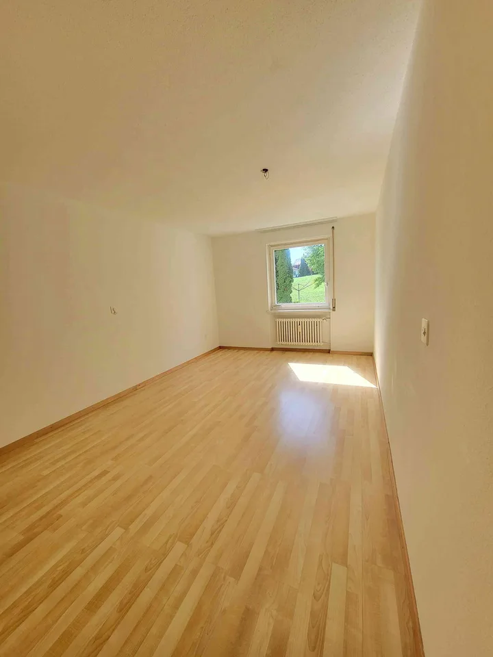 4.5-Zimmer Wohnung an ruhiger sonniger Lage