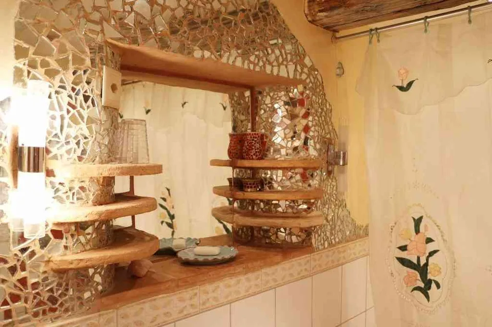 Temporary living Clayhouse from October/November 26 till end May 27