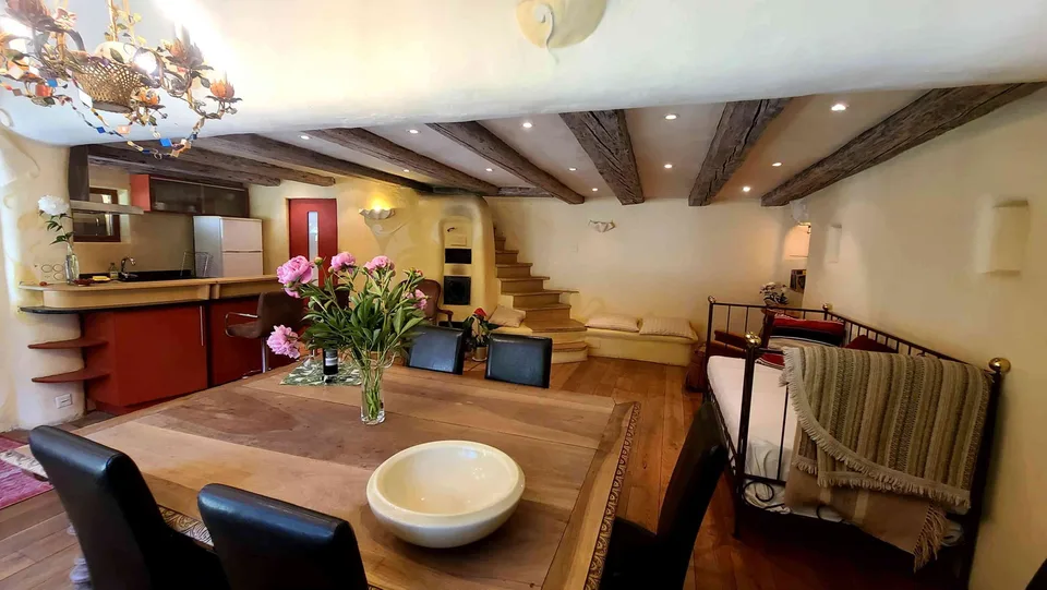 Temporary living Clayhouse from September/October 26 till end May 27