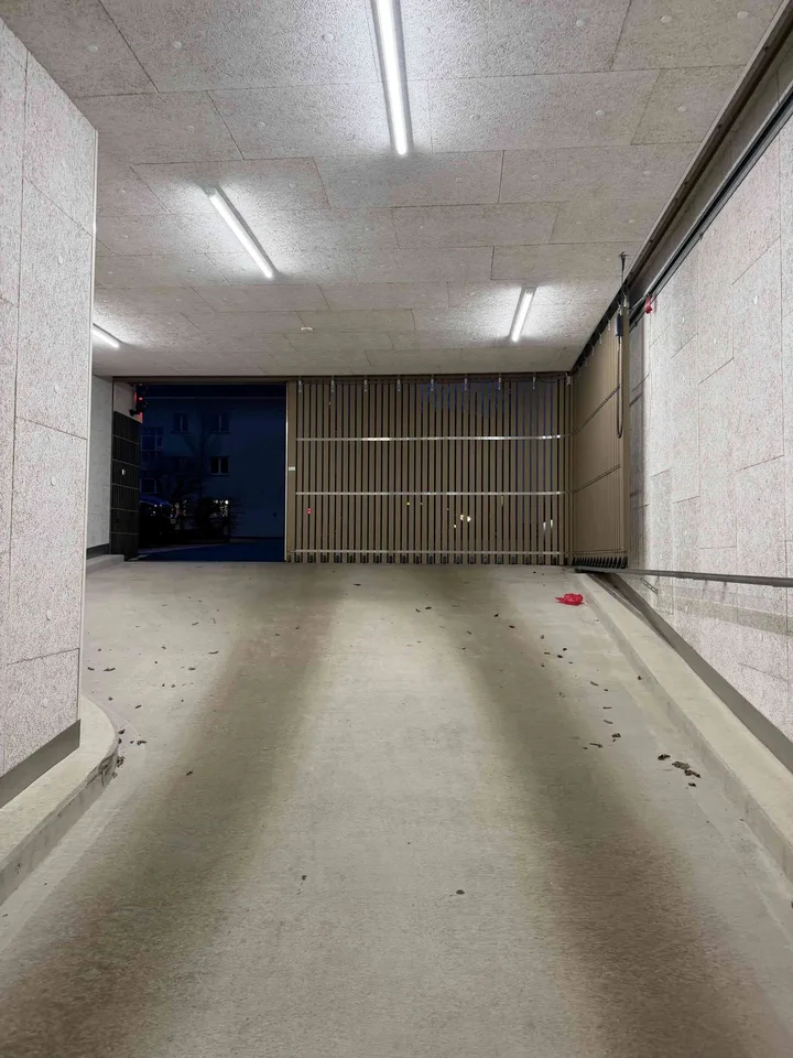 Parkplatz (Tiefgarage)