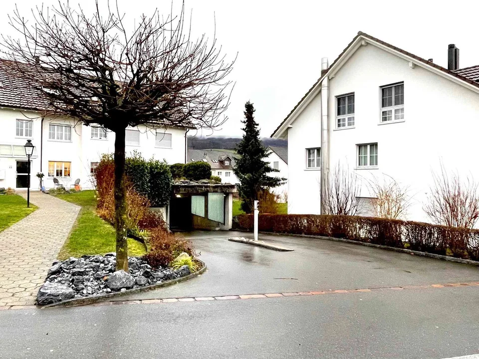 Stellplatz in Tiefgarage zu vermieten!!!