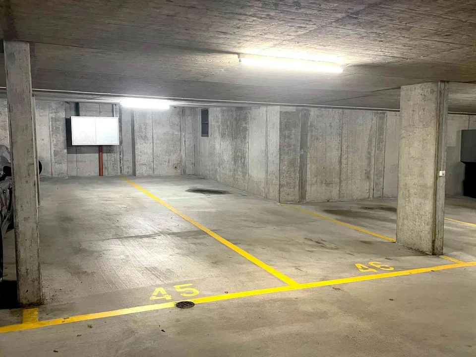 Stellplatz in Tiefgarage zu vermieten!!!