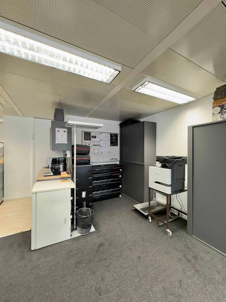 Helles Büro 114 m², Dietikon, ab 01.04.2026, CHF 1’360 inkl. NK