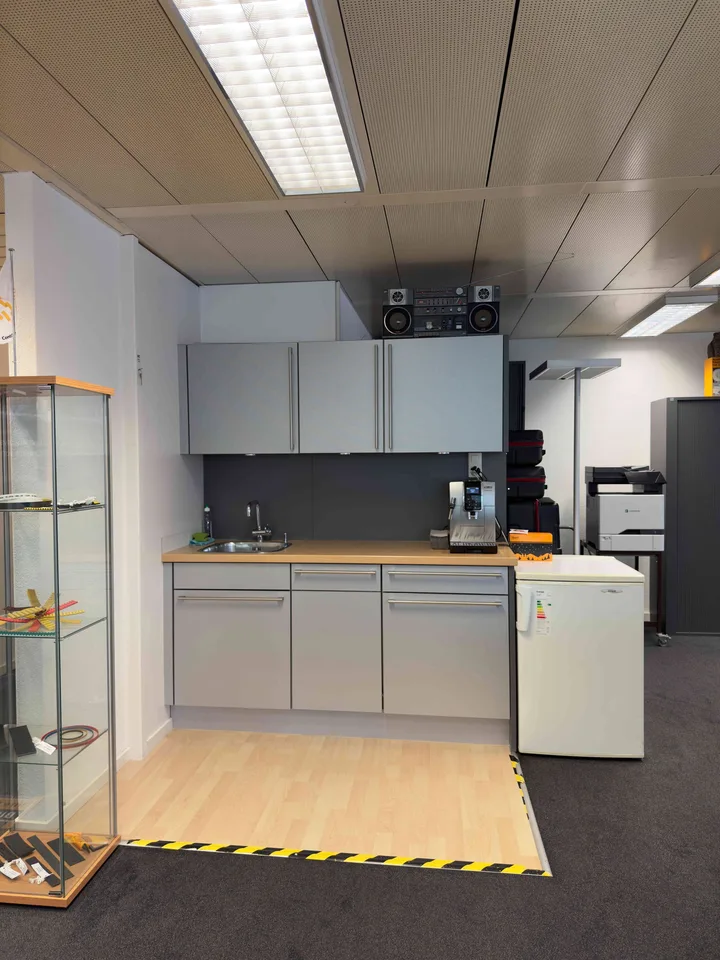 Helles Büro 114 m², Dietikon, ab 01.04.2026, CHF 1’360 inkl. NK