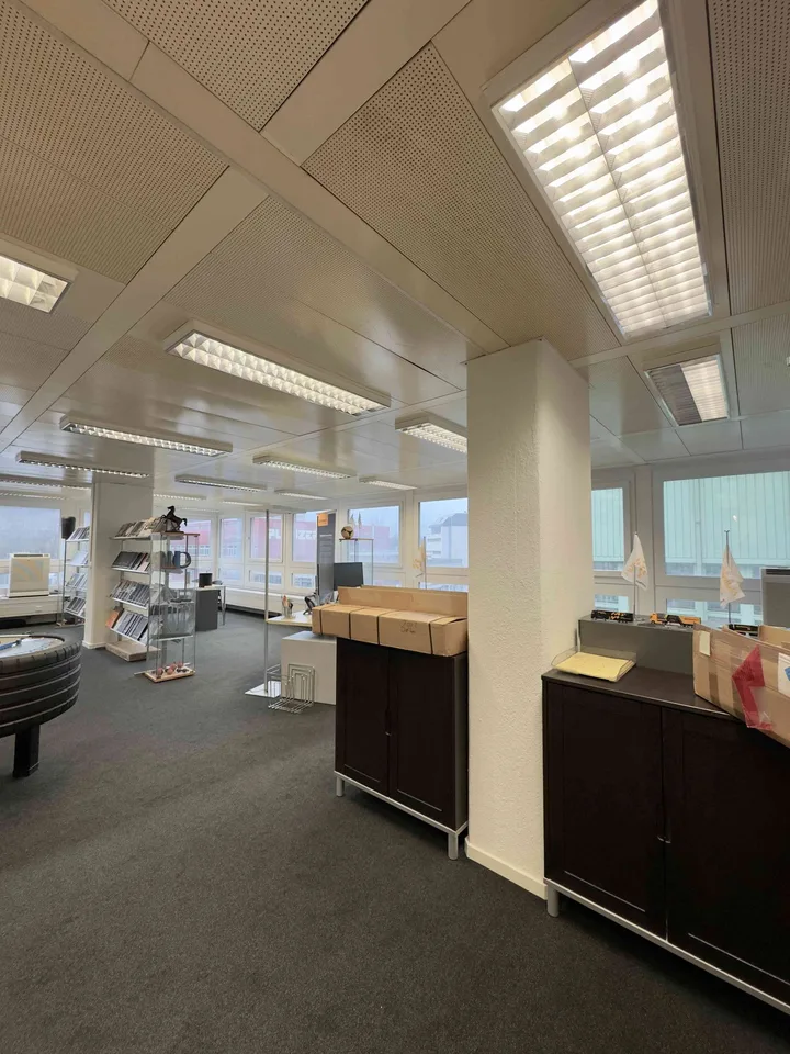 Helles Büro 114 m², Dietikon, ab 01.04.2026, CHF 1’360 inkl. NK