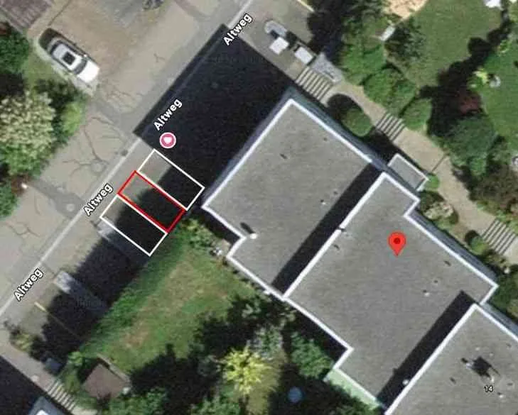 Zentraler Aussen-Autoabstellplatz