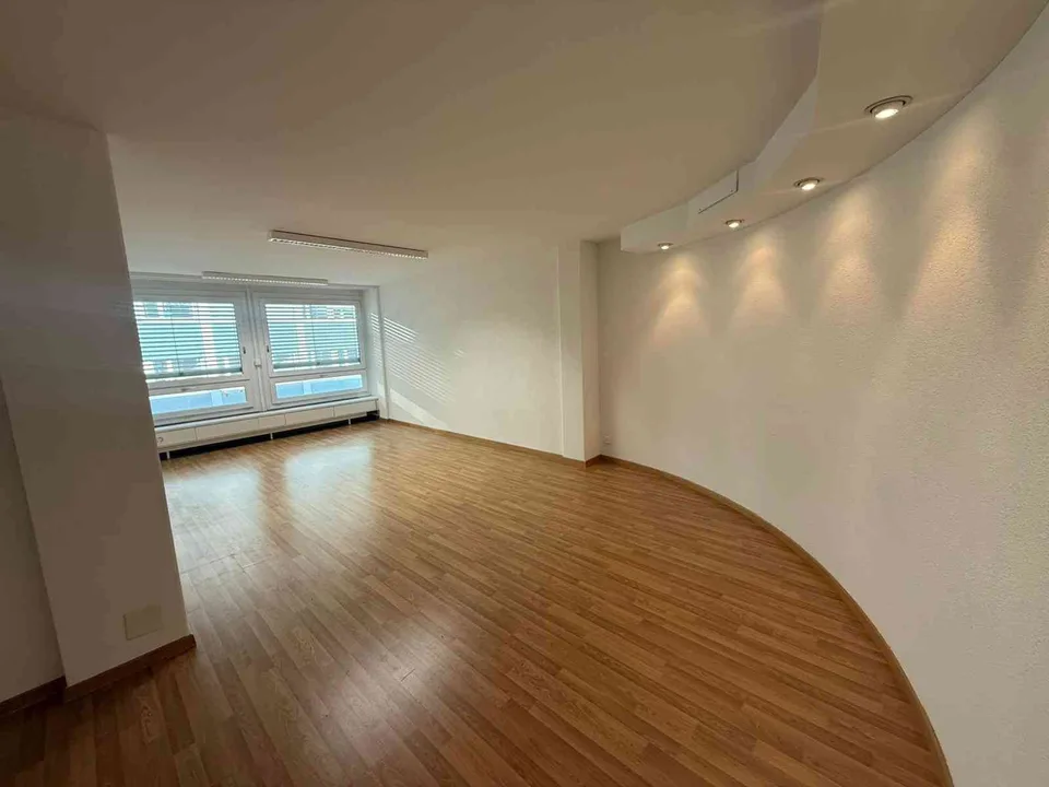 Nachmieter für 2.5 Zimmer Büroräume gesucht