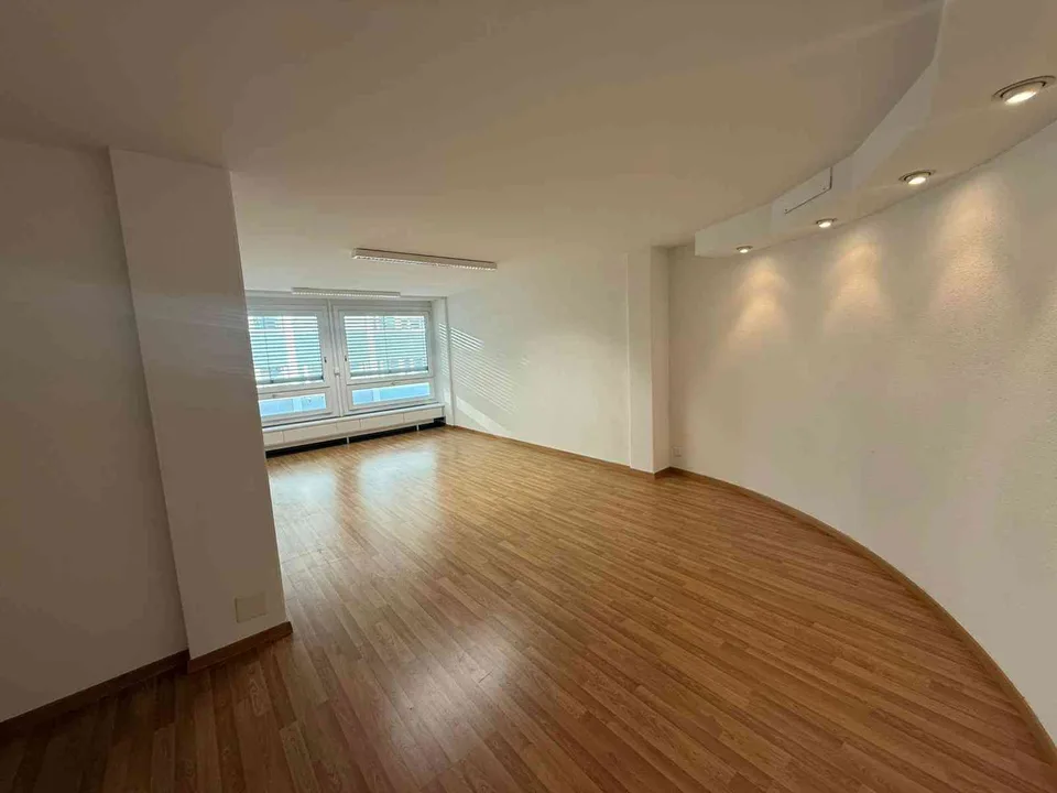 Nachmieter für 2.5 Zimmer Büroräume gesucht