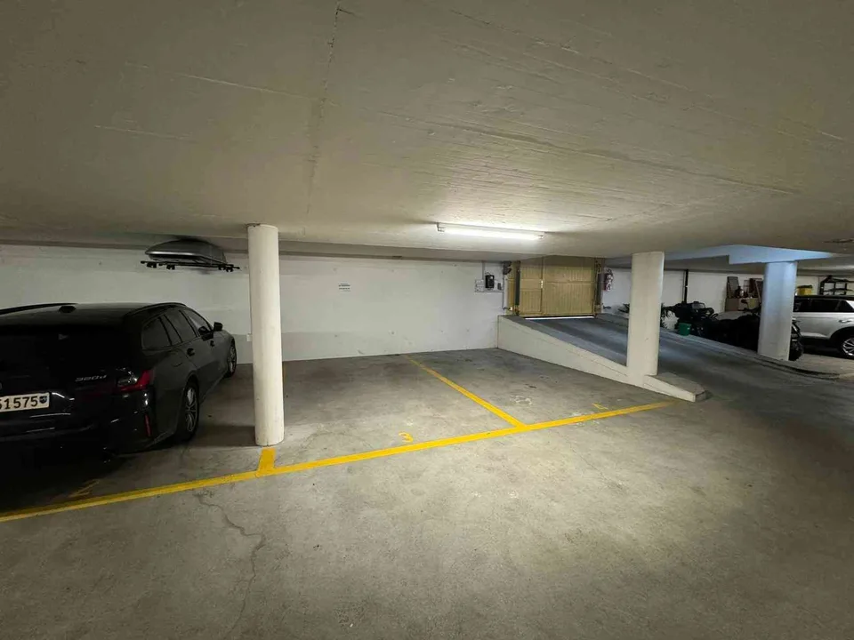 Tiefgaragenplatz in Berikon