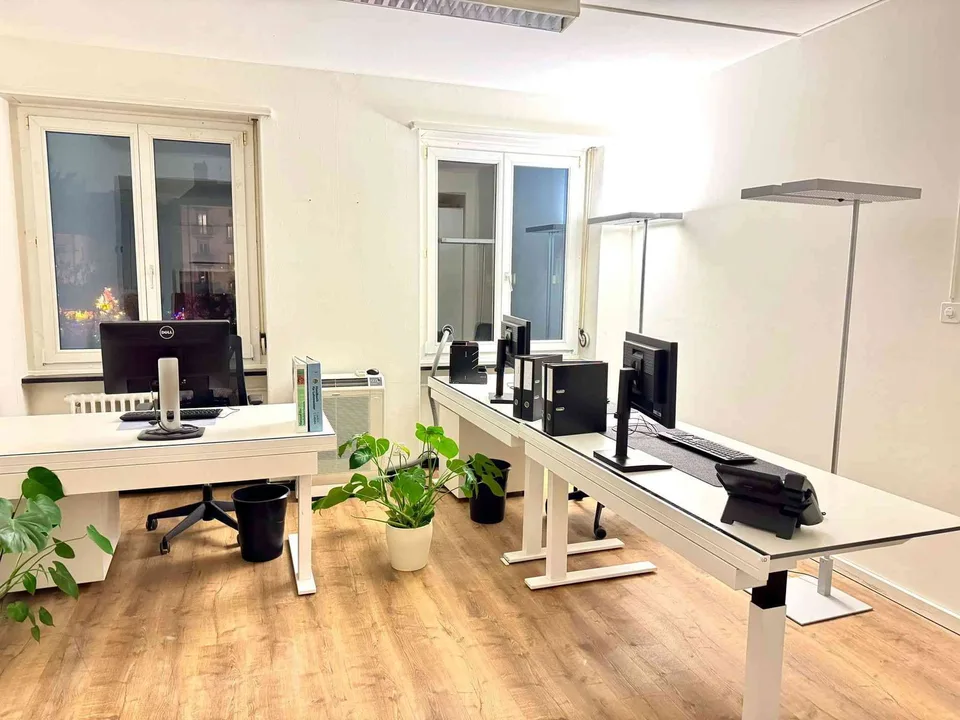 2.5 Zimmer helle Büro-/Praxisräume zu vermieten, in Altstetten