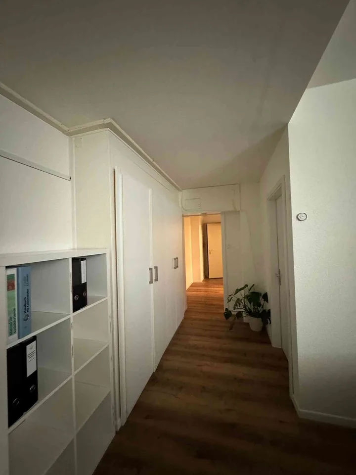 2.5 Zimmer helle Büro-/Praxisräume zu vermieten, in Altstetten