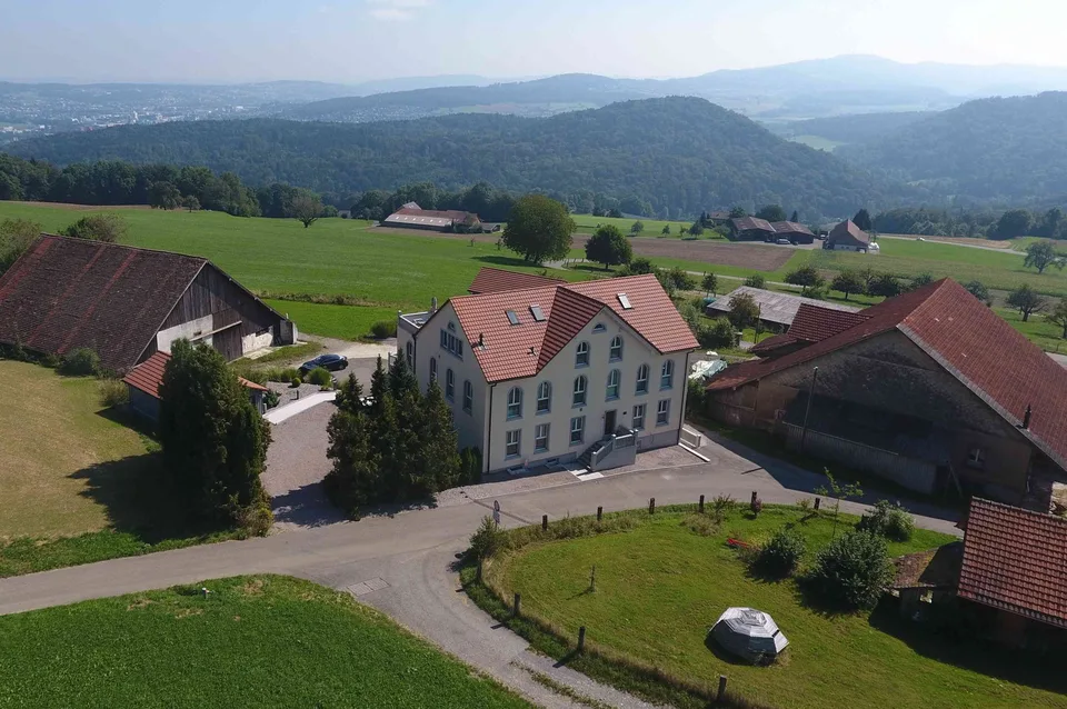ZWEI EINZIGARTIGE LUXURIÖSE WOHNUNGEN AN BESTER LAGE