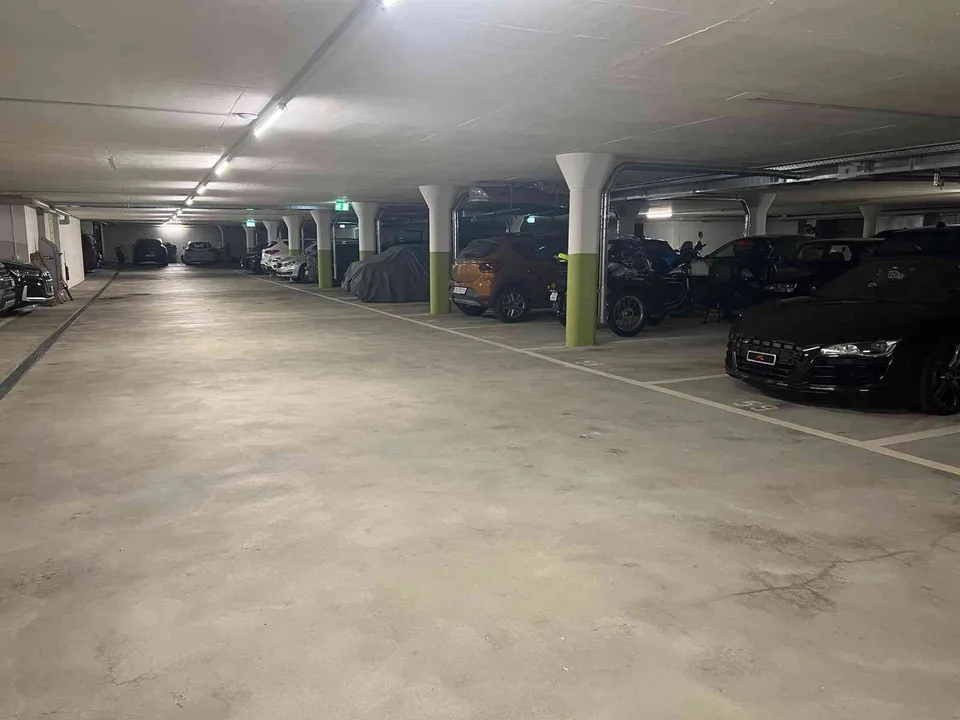 Tiefgaragenplatz zu Vermieten in Regensdorf Zürich