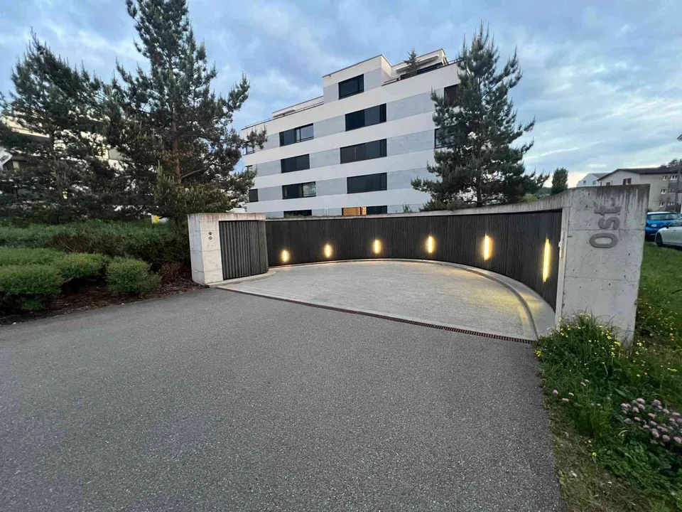 Tiefgaragenplatz zu Vermieten in Regensdorf Zürich