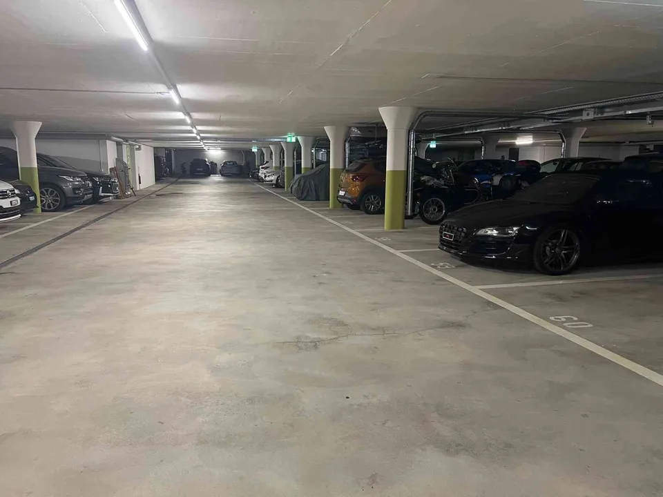 Tiefgaragenplatz zu Vermieten in Regensdorf Zürich
