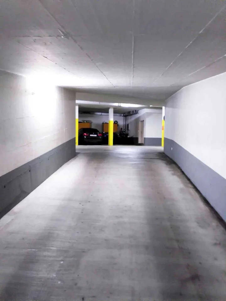 Tiefgaragenplatz mit Anschlussmöglichkeit für Elektroautos