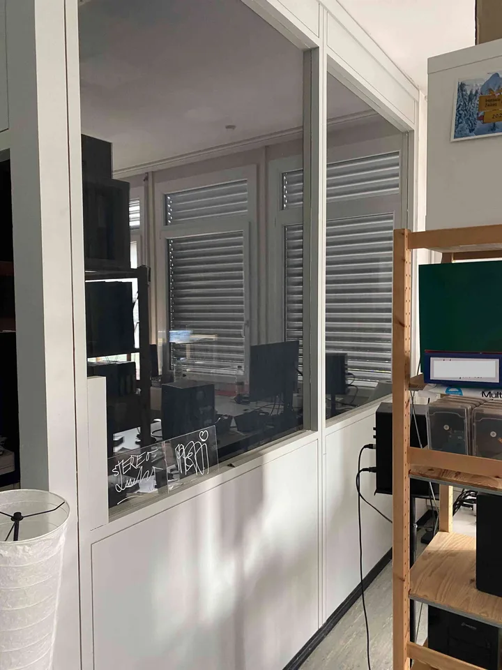 Helles Büro in Gewerbehaus