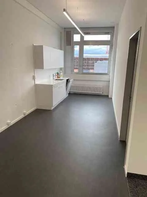 Kopie Moderne Büroräumlichkeiten in Regensdorf