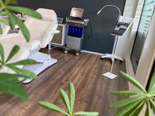 Suche Nachmieter für Kosmetikstudio