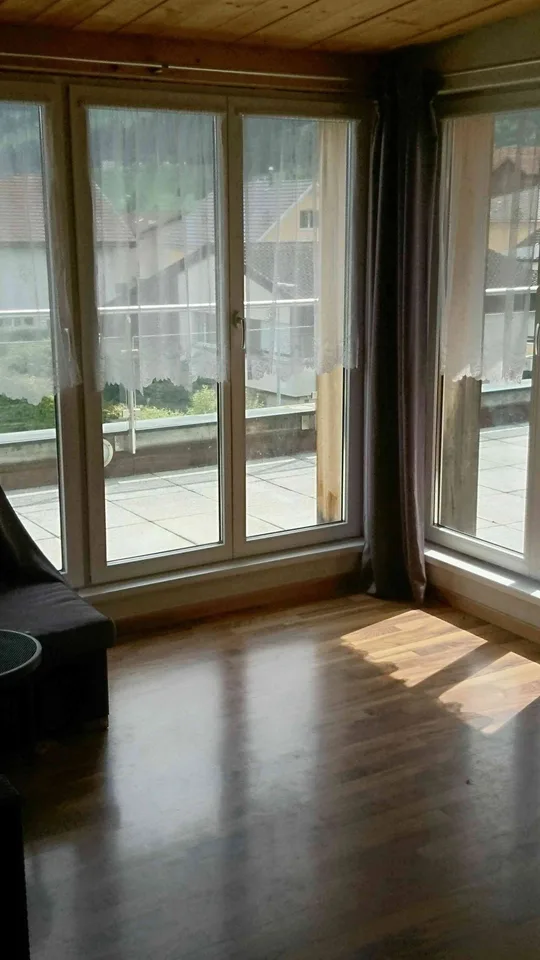 Ruhige und sonnige 6 Zimmer Wohnung