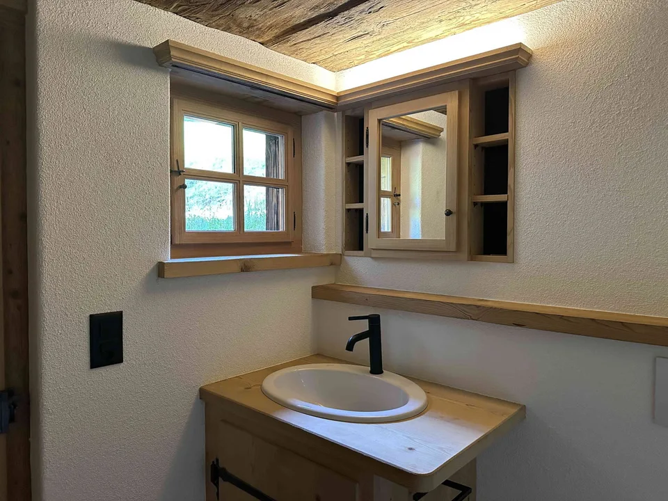 Rustikales Maiensäss mit Stall