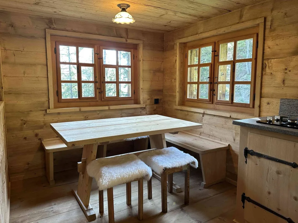 Rustikales Maiensäss mit Stall