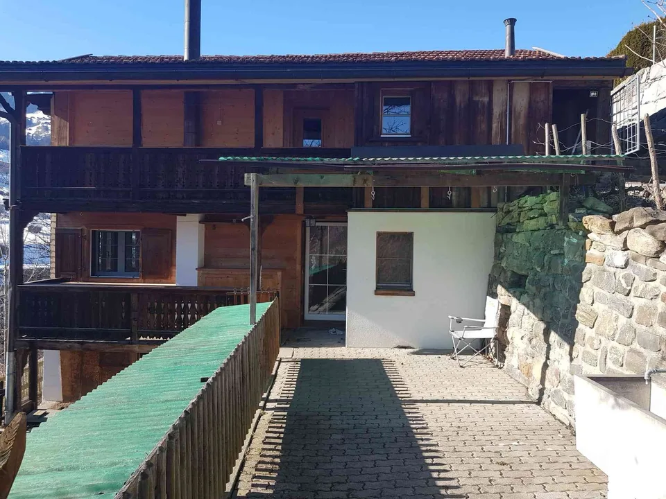 4.5 Zimmer Haus mit Umschwung