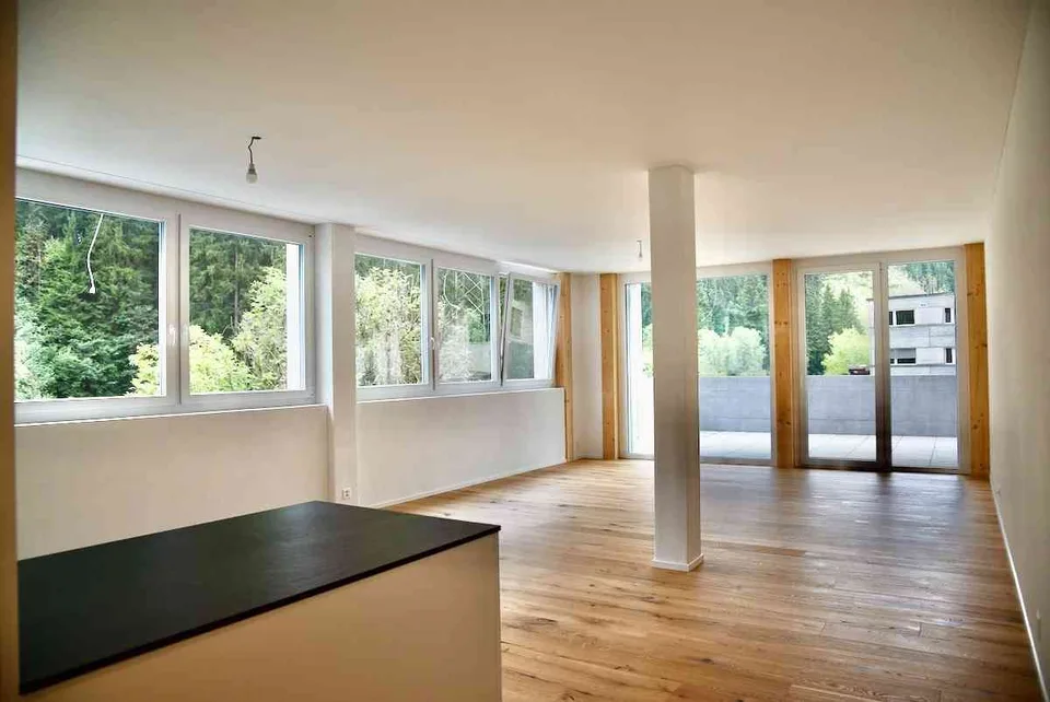 Helle, sehr grosse und moderne 2.5 Zimmer Wohnung