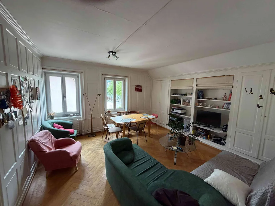 Per sofort grosszügiges WG-Zimmer an zentraler Lage zu vermieten