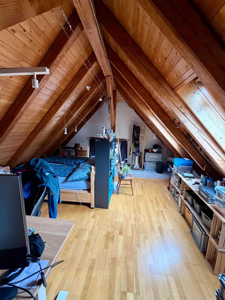 Per sofort grosszügiges WG-Zimmer an zentraler Lage zu vermieten