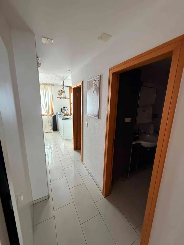 Helle, charmante 3 1/2-Zi-Maisonette-Wohnung mit Balkon