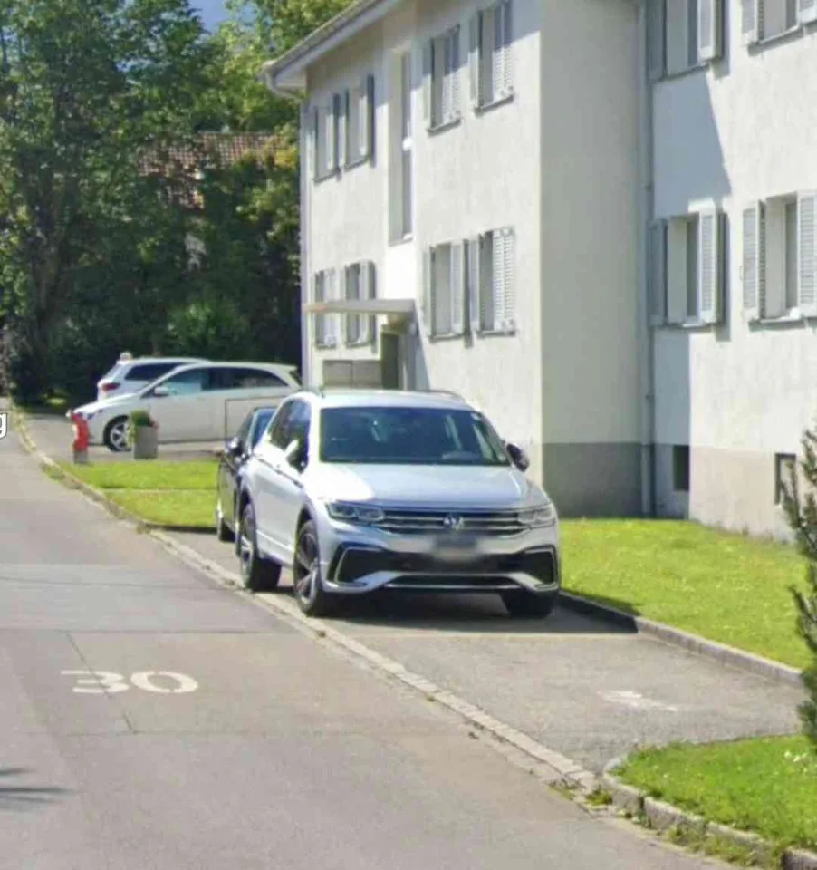 Aussenparkplatz