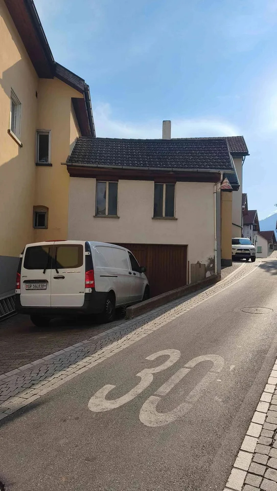 Garage, Lager und Parkplatz mitten in Ems
