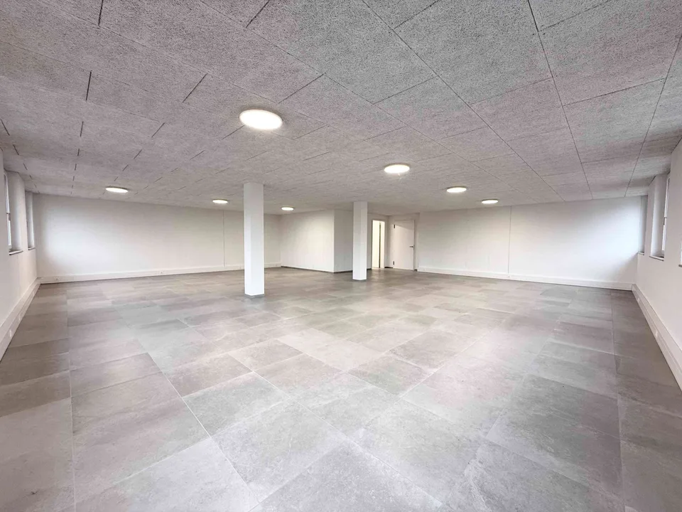 Grosszügiges Büro inkl. Archiv in attraktiver Lage