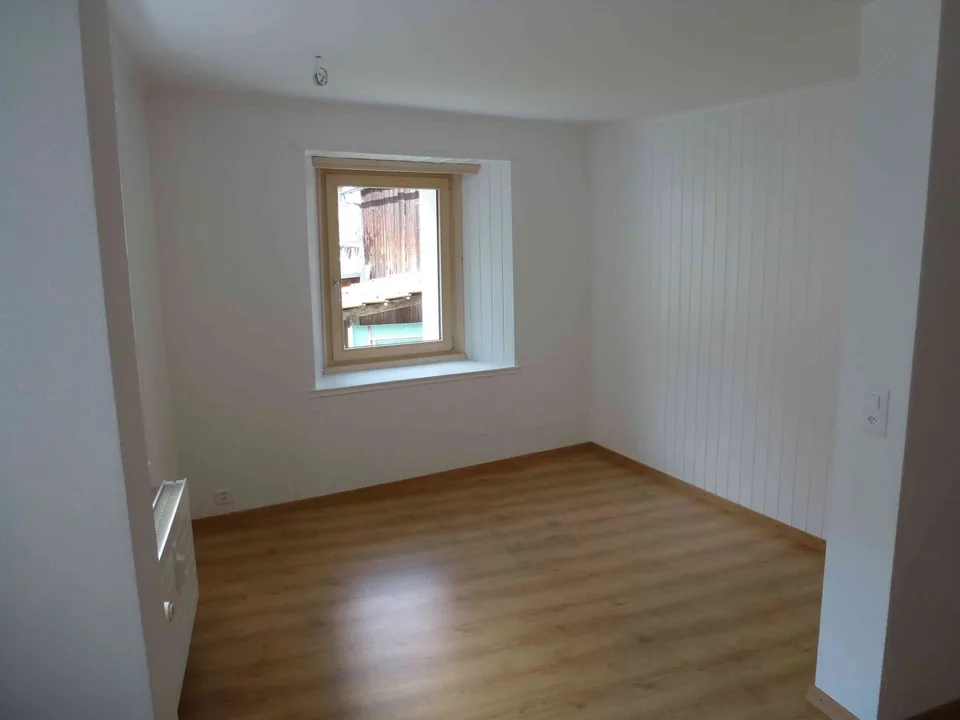 Ruhige, renovierte 4-Zimmerwohnung an zentraler Lage