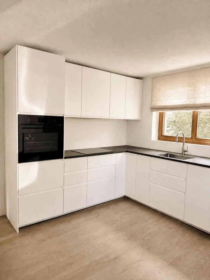 Grosszügige 7½-Zimmerwohnung mit Garten und herrlicher Fernsicht