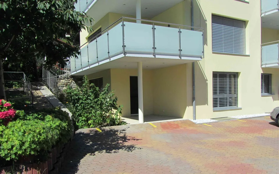 Moderne 2.5 Zimmerwohnung (78 m2) an sonniger und ruhiger Lage