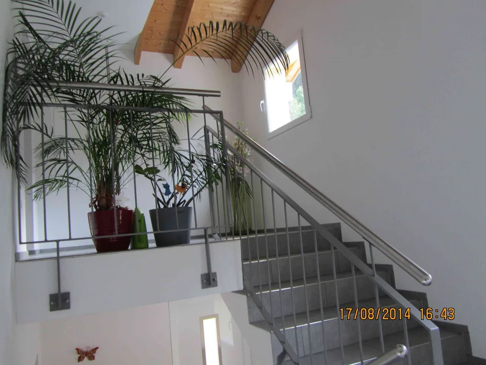 Moderne 2.5 Zimmerwohnung (78 m2) an sonniger und ruhiger Lage