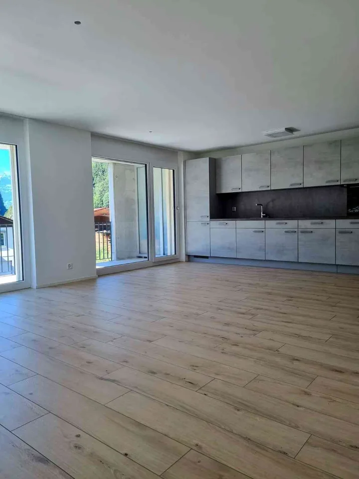 helle 3.5 Zimmerwohnung in Seewis Pardisla