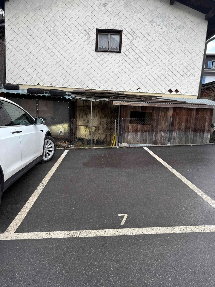 ???? Attraktiver Parkplatz im Zentrum "Sunnabündti" in Schiers