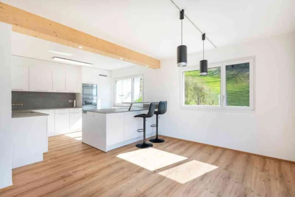 Einzigartige 4.5-Zimmer Wohnung auf zwei Etagen in Peist