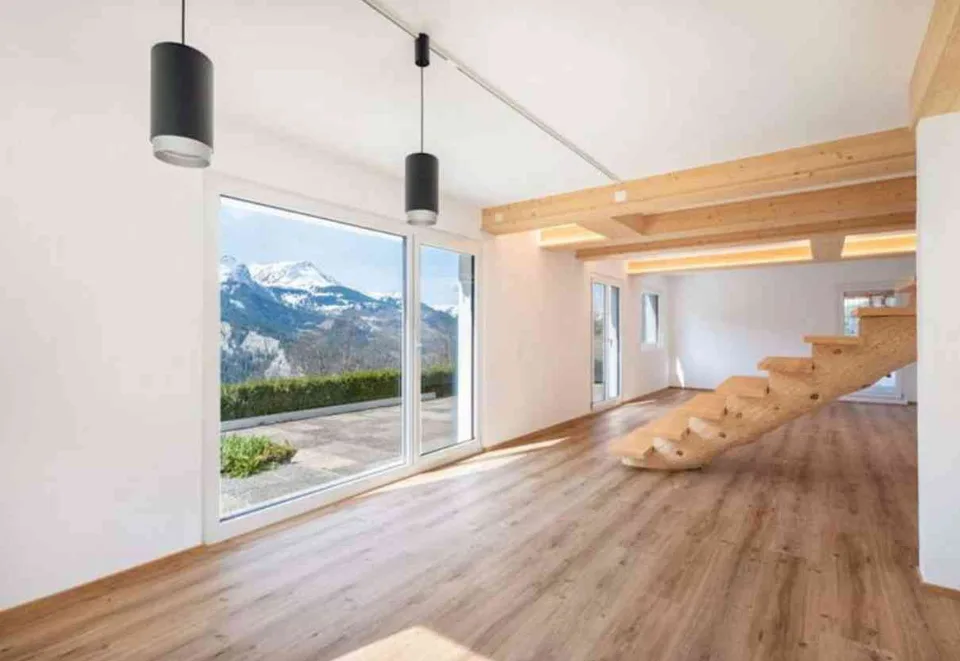 Einzigartige 4.5-Zimmer Wohnung auf zwei Etagen in Peist