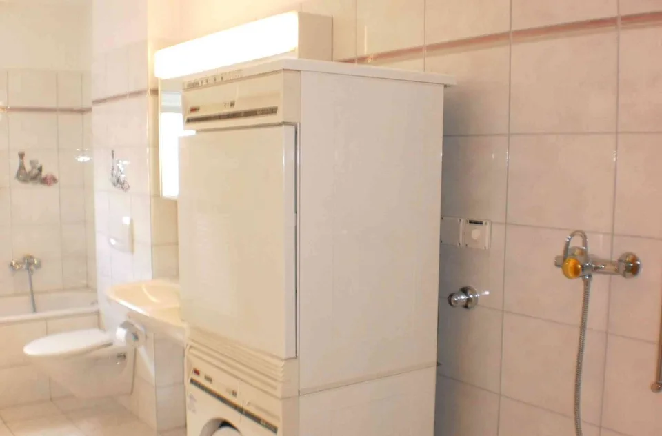 Helle 3.5 Zimmerwohnung (90m2) an sonniger und ruhiger Lage