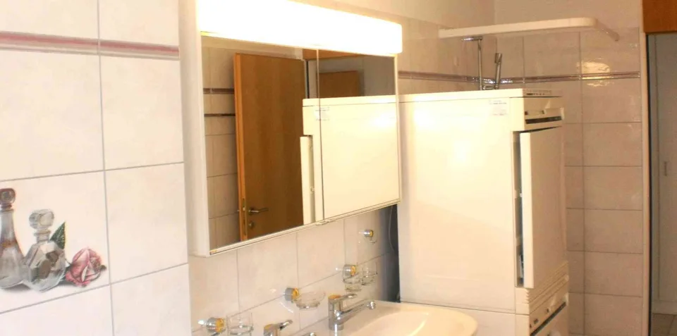 Helle 3.5 Zimmerwohnung (90m2) an sonniger und ruhiger Lage